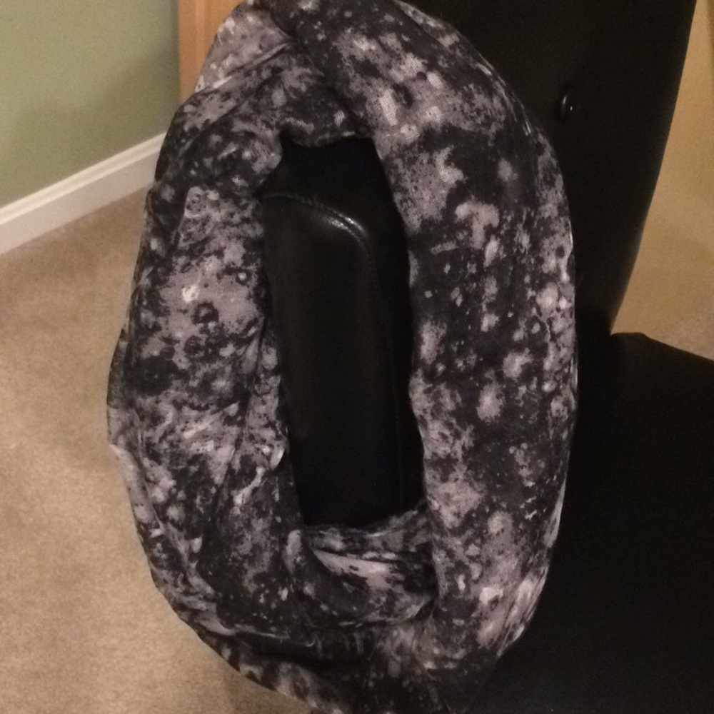 NWOT Infinity Scarf by Apt. 9 Black/White/Grey